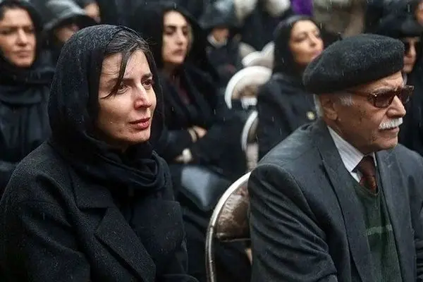 از گریه‌های علی مصفا تا اشک‌های هانیه توسلی در تشییع مادر لیلا حاتمی