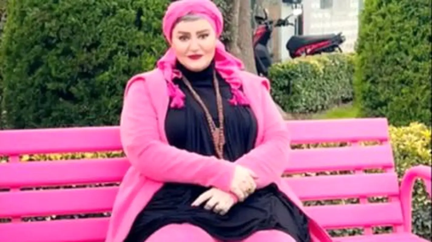 تصاویر دیده‌نشده از مادر نعیمه نظام‌دوست؛ شباهت باورنکردنی مادر و دختر!