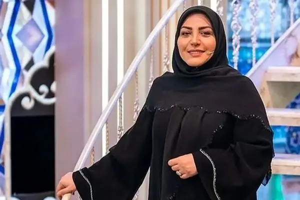 وقت گذرانی المیرا شریفی مقدم با طوطی‌های زیبا در برنامه زنده!