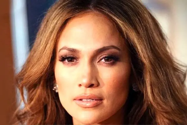 استایل 27 سال پیش جنیفر لوپز هنوز مد است!