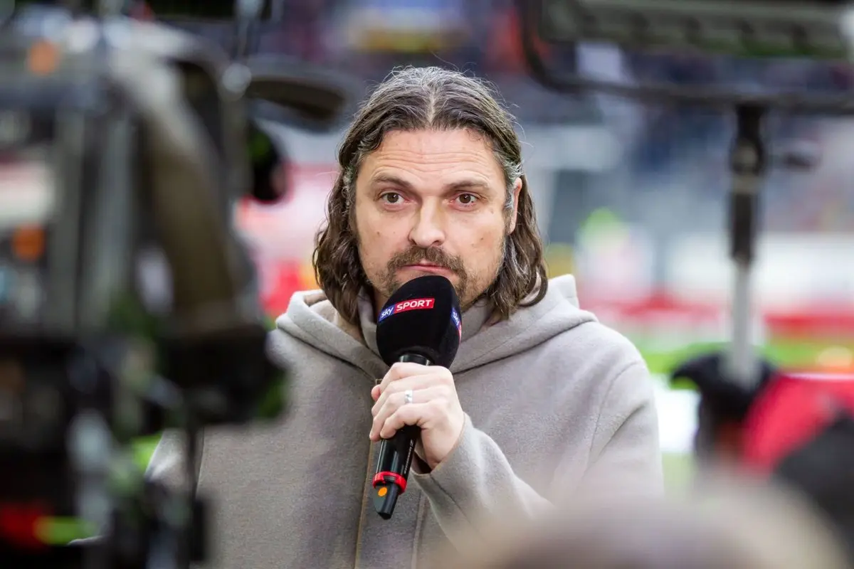 روزی که عجیب ترین فوتبالیست تاریخ در زمین فوتبال مرد و زنده شد! (عکس)