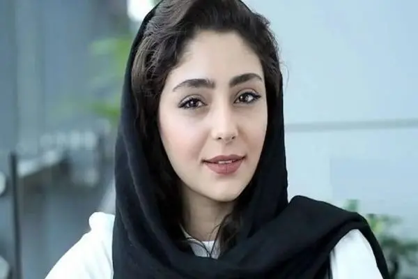 عکس احساسی از دوران کودکی خانم بازیگر ایرانی وقتی پدرش را از دست داد!