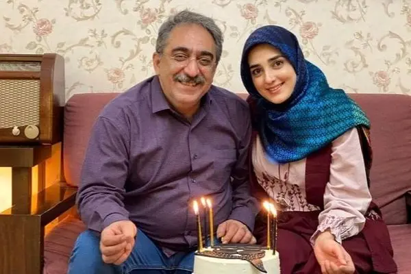 زیباترین جانماز گلدوزی شده ستاره سادات قطبی همراه با تسبیح مرواریدی