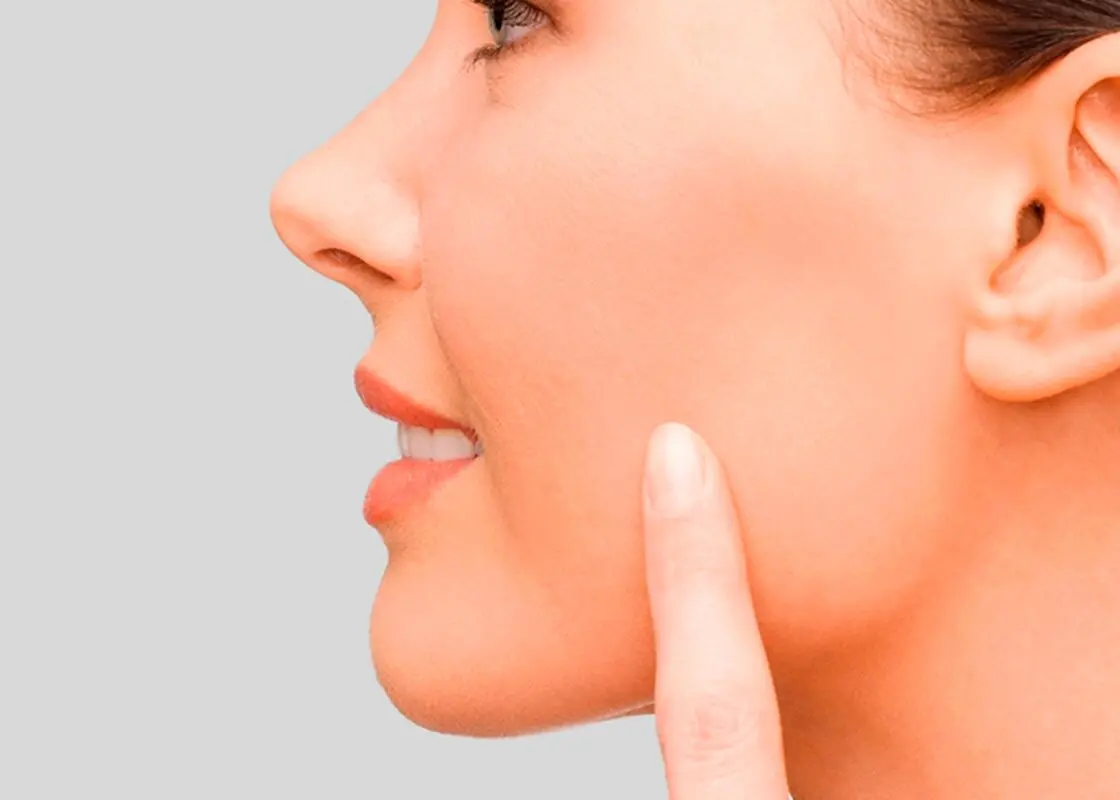 پروتز گونه بهتر است یا تزریق ژل و چربی؟