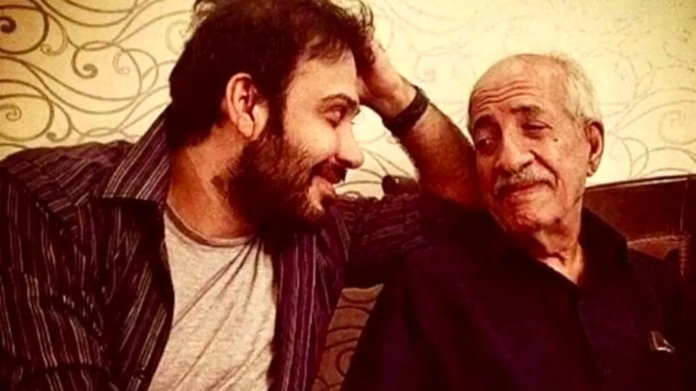 چیدمان لاکچری منزل محسن چاوشی با مبلمان خاص و شومینه رؤیایی!