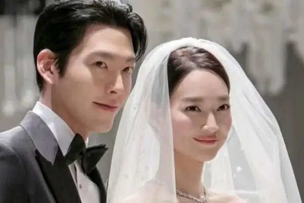 به جای مانده از پرسروصداترین عروسی چند روز اخیر جهان / جزئیات میکاپ و جواهرات (تصاویر)