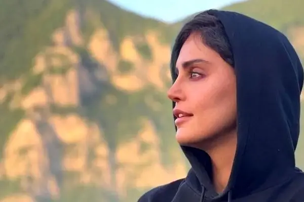 تیپ های جشنواره‌ای فاجعه‌بار سلبریتی ها با لباس های زشت/ از احمد ایراندوست تا الناز شاکردوست !