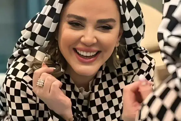 نگاهی به پوشش متفاوت بهاره رهنما در زیارت حرم امام علی (ع)