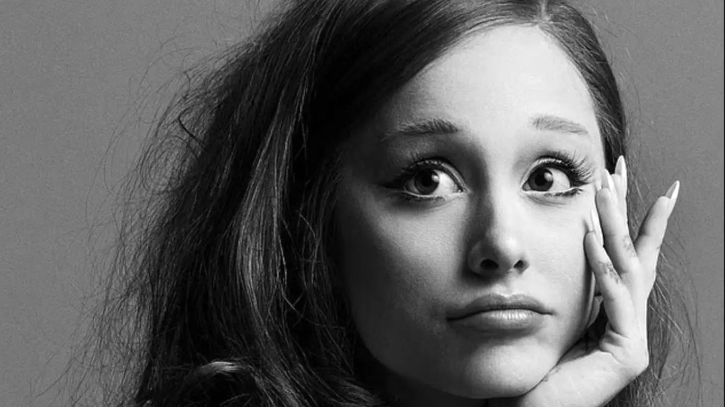 فتوشوت های جذاب و دیدنی آریانا گرانده برای مجله Interview (تصاویر)