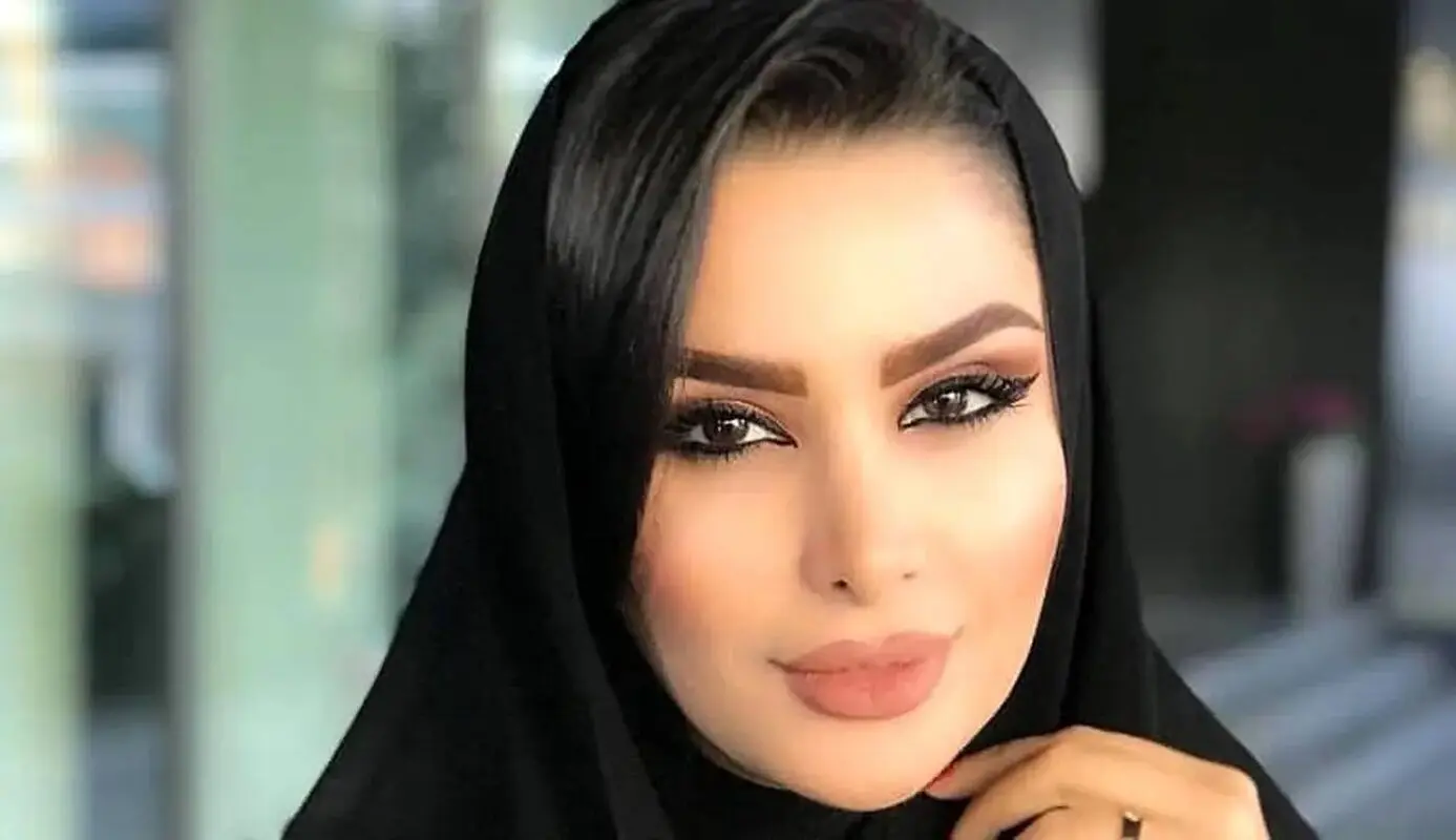 استایل شیک دنیا جهانبخت غوغا کرد / پالتوی کرم رنگ خانم بلاگر + عکس
