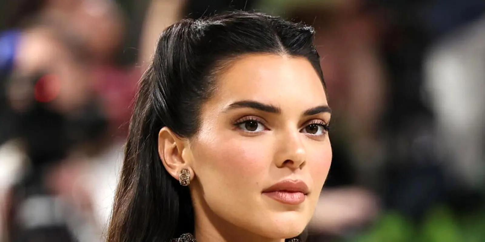 وقتی سوپرمدل دمپایی لاانگشتی را مد میکند! (عکس)