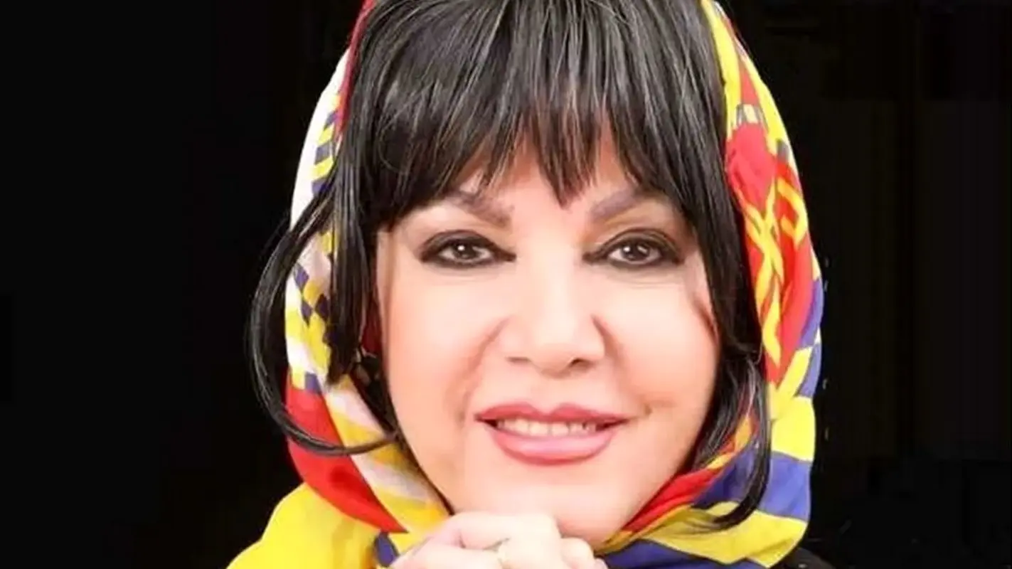 عکس شوکه کننده از فرزانه کابلی با چادر و حجاب / سینما ایران شوکه شد !