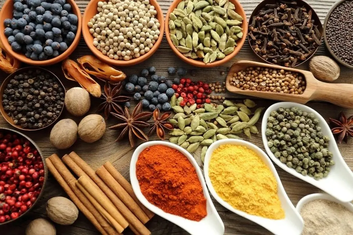 با این 10 ادویه شگفتانگیز گِرد و تُپل مُپل شوید!