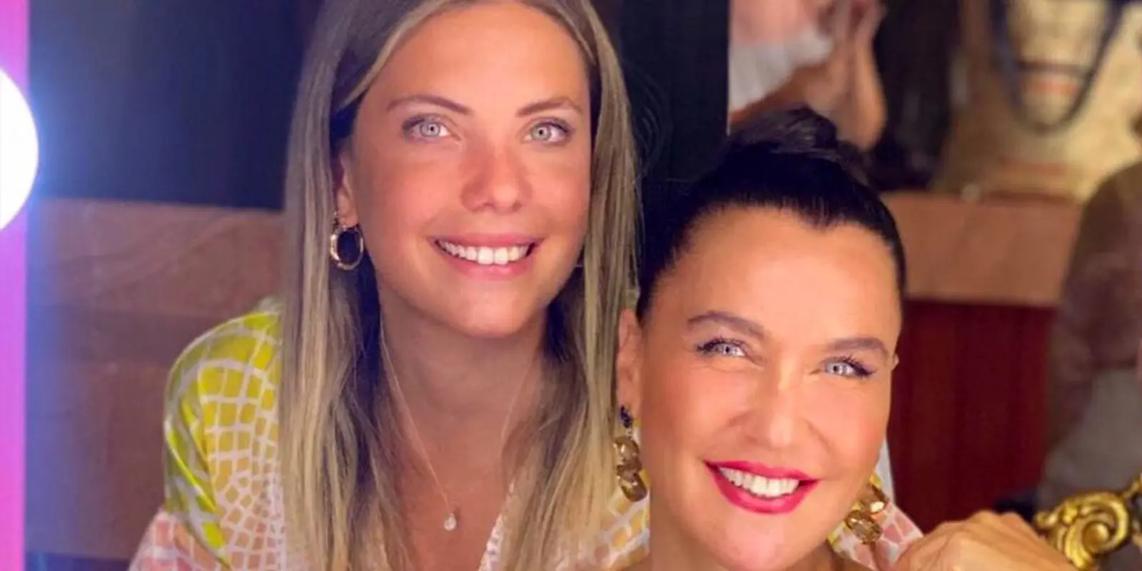 تیپ ساده اما شیک اندر و ییلدیز در خیابان؛ ستاره‌های «سیب ممنوعه» در حال خرید!