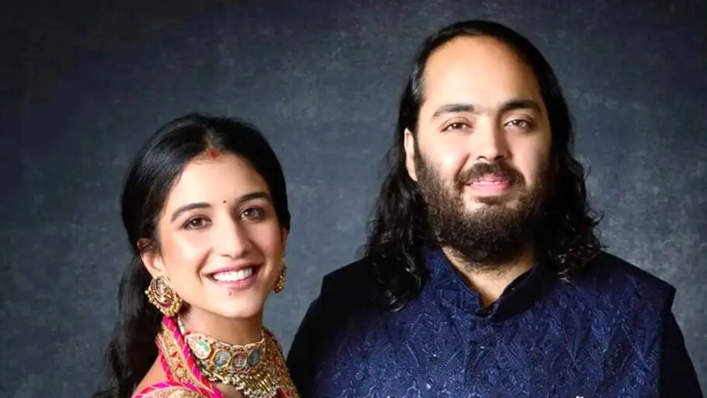 استایل بارداری عروس پرحاشیه هند، غوغا به پا کرد!