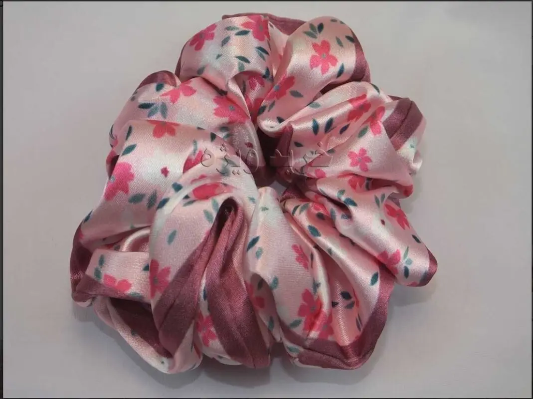 اسکرانچی اورسایز، یک ترند زیبا و جذاب برای موهای شما (عکس)