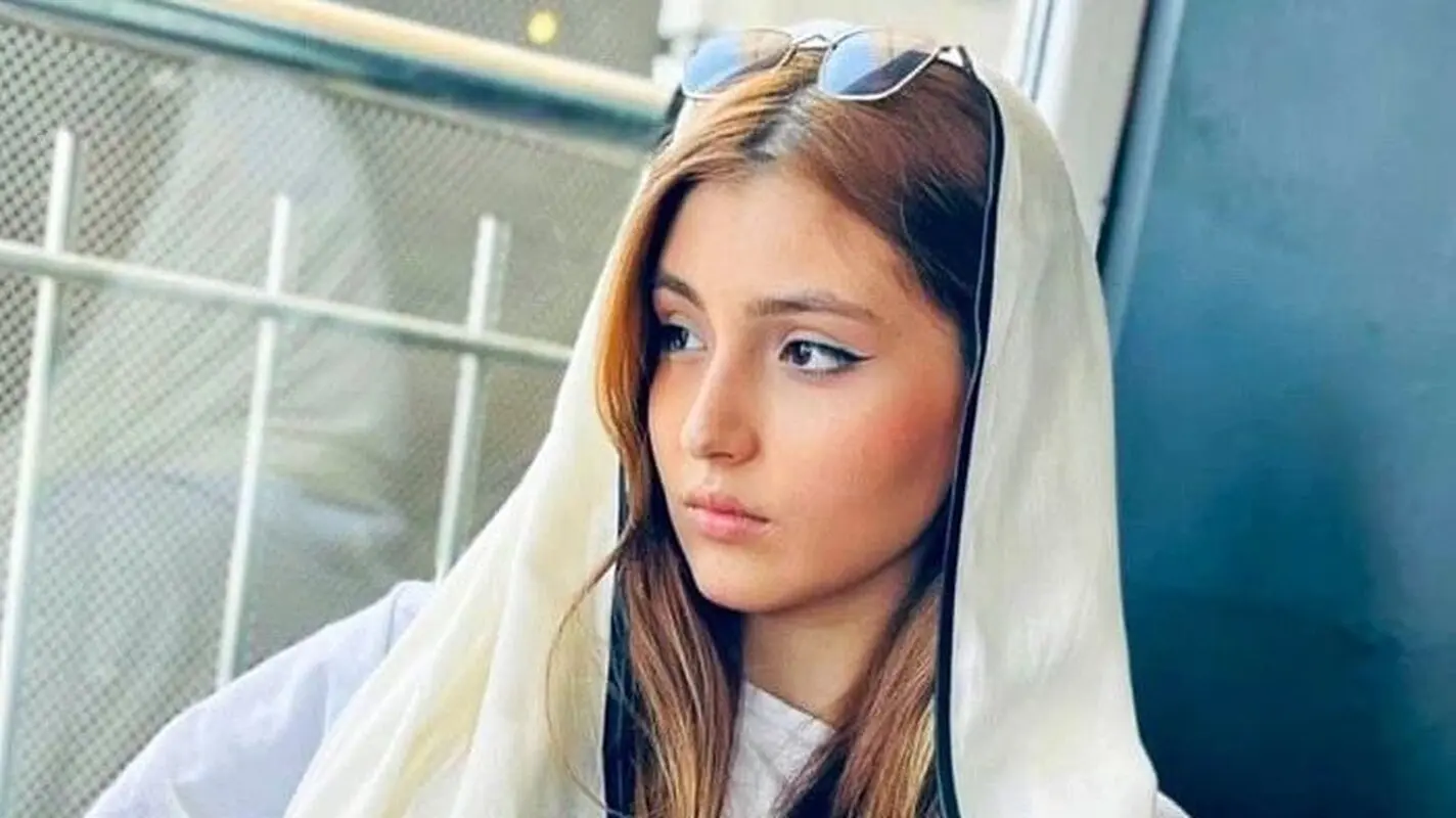 اولین عکس از مادر خوش چهره بازیگر سریال وحشی / مادر از دخترش زیباتر !