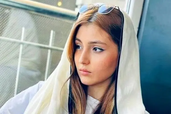 اولین عکس از مادر خوش چهره بازیگر سریال وحشی / مادر از دخترش زیباتر !