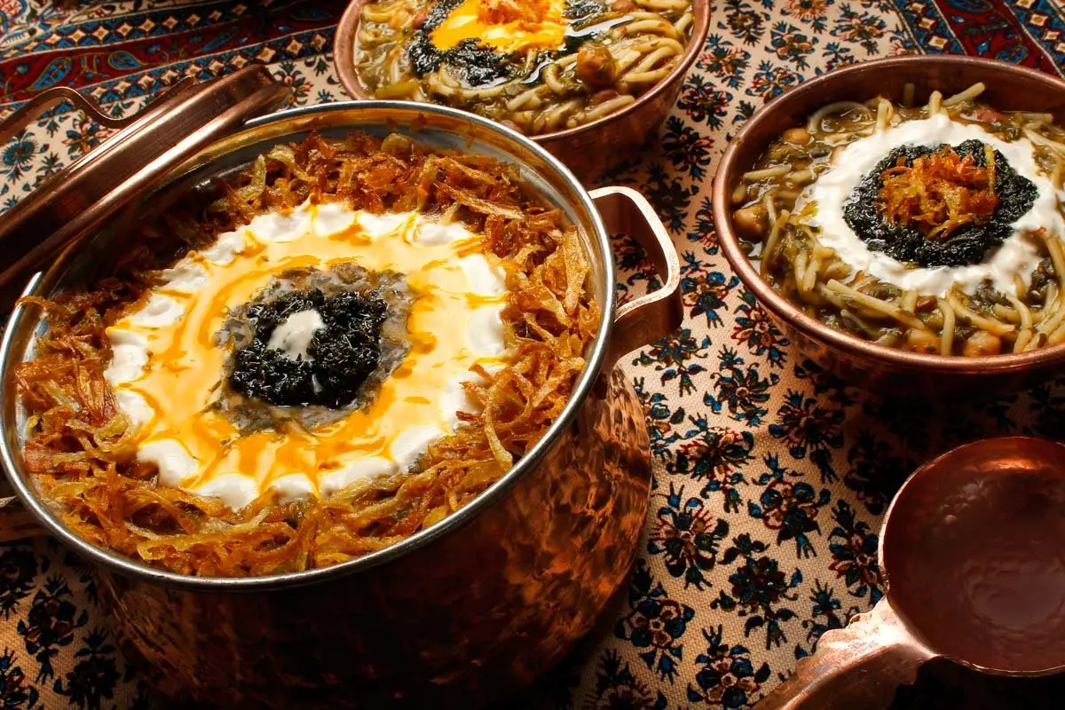 آش رشته در بارداری، خوردن آن ضرر دارد؟
