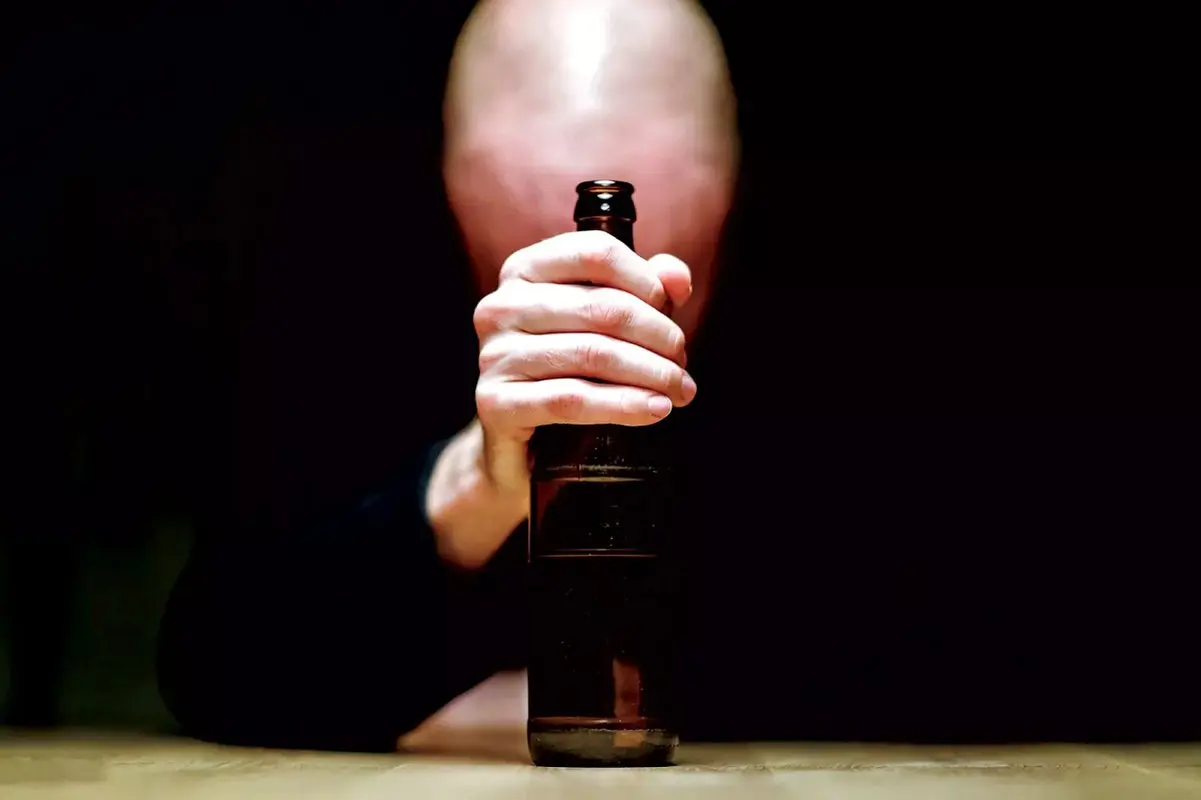  نوشیدن الکل چه آسیب‌های مغزی ماندگاری در پی دارد؟