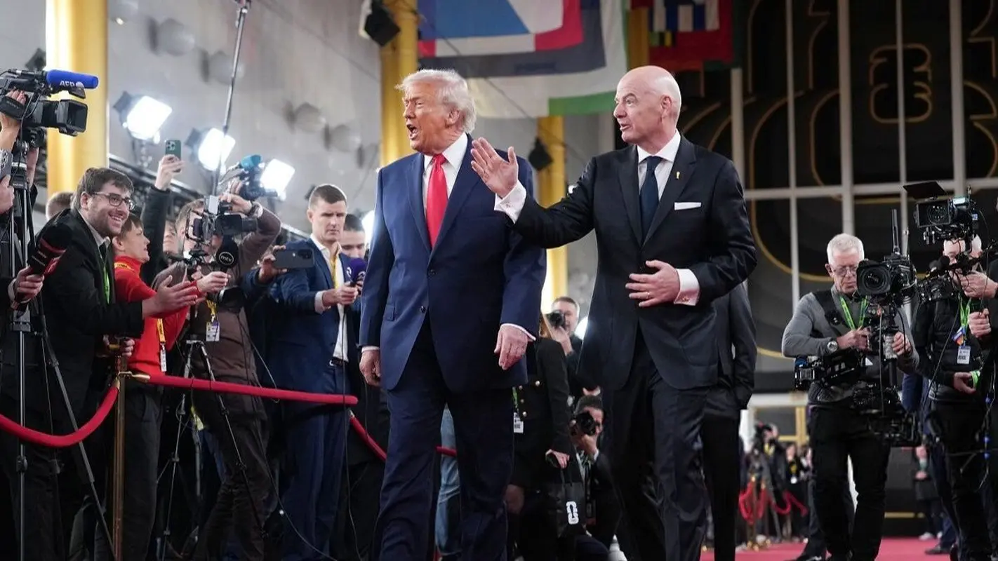 2 مرد انتقادبرانگیز در یک قاب / یکی از آن یکی جایزه صلح گرفت! (عکس)