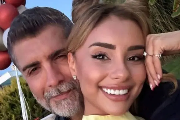 خواننده سرشناس ترک در کنار همسر ایرانی‌اش شب یلدا را جشن گرفت! (عکس)