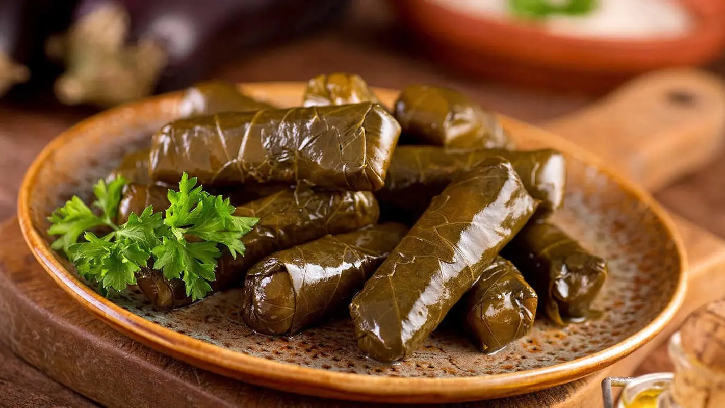 دستور تهیه دلمه برگ مو + رازهای طلایی آن