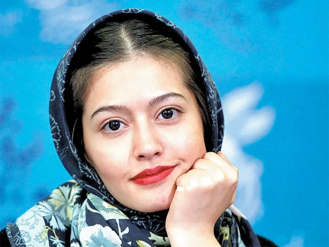 عکس آسانسوری پردیس احمدیه با یک استایل شیک و ساده