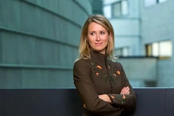 تصویری کمیاب از کایا کالاس و مادرش با حالتی خشمگین قبل از شهرت 