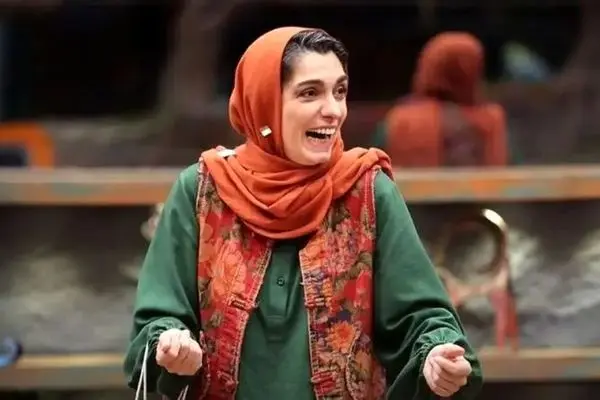 درخشش الیکا عبدالرزاقی در جشن حافظ / ساده ترین لباس اما گرانترین استایل !