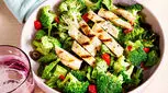 طرز تهیه سالاد مرغ و کلم ساده و خوشمزه!