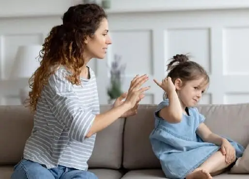 6 رفتار عجیب کودکان که وقتی دلیلشان را بدانید، دیگر عجیب نیستند