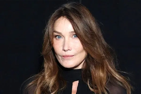 کارلا برونی را بیشتر بشناسید / این مدل تبدیل به بانوی اول فرانسه شد! (عکس)