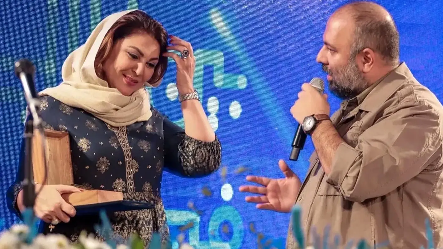 استایل جذاب لاله اسکندری در میان مردم؛ لباس‌های شیک و چشم‌نواز