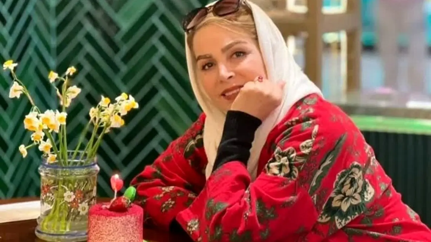 فیلم چیدمان آپارتمان ۱۸۰ متری نسرین نکیسا؛ دکوراسیون جذاب و لوسترهای انگوری