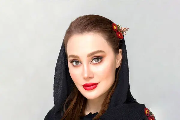 لحظات عاشقانه شاهانه در مراسم عقد آریایی آرام جعفری و همسرش با صدای دلنشین مرجانه گلچین