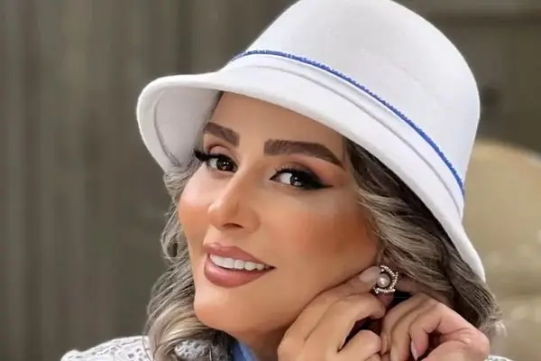 شیوا خسرومهر در کنار چهره‌های معروف: تیپ خاص او در کنار مهران مدیری و شراره رخام! 