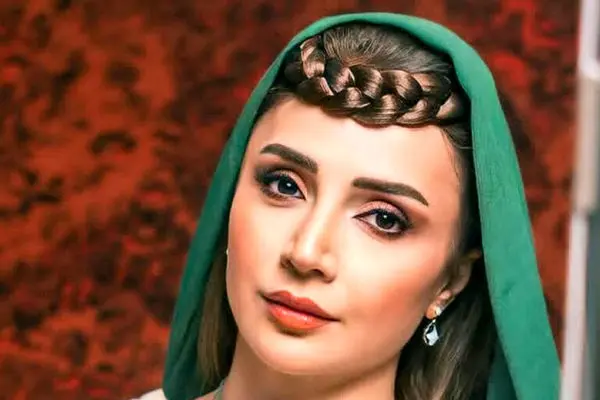 مدل جدید پیراهن مجلسی شبنم قلی‌خانی؛ سلطنتی و خاص با رنگ‌های آبی و سرمه‌ای!