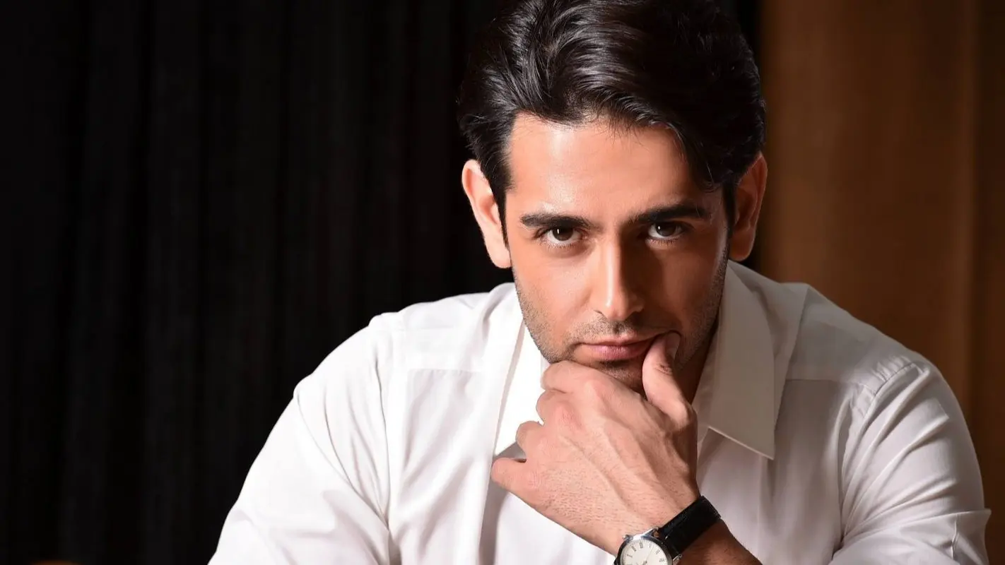 عکس دیده نشده از ثروت امیرحسین آرمان / عجب ماشینی !