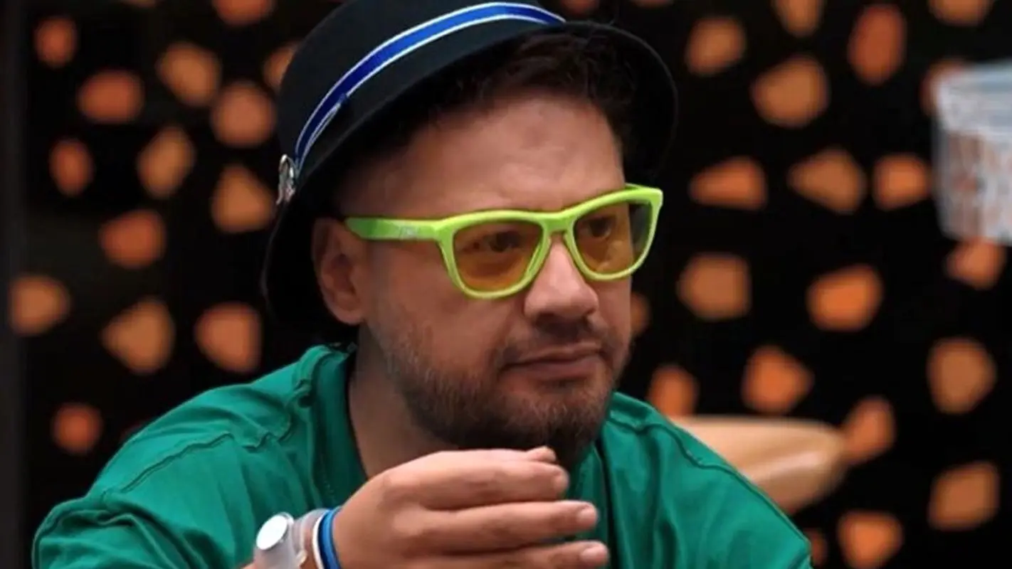 چهره بامزه علی صادقی در کودکی / ببینید می ترکید !!