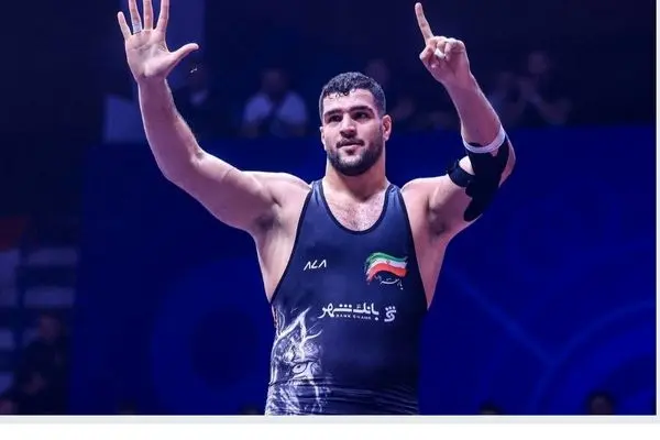 کشتی گیری که ادعای وطن پرستی داشت به آذربایجان پیوست!