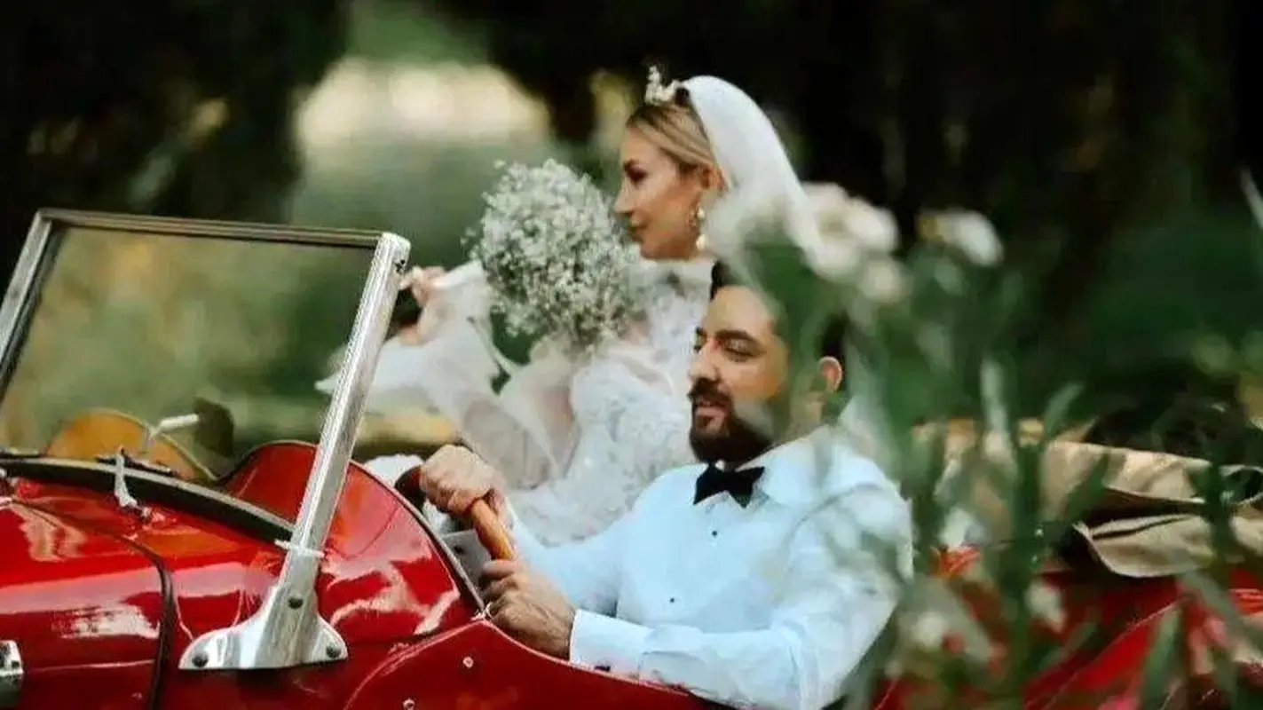 ماشین‌عروس‌های پرزرق‌وبرق سینمای ایران؛ از BMW بهاره رهنما تا بنز آرام جعفری