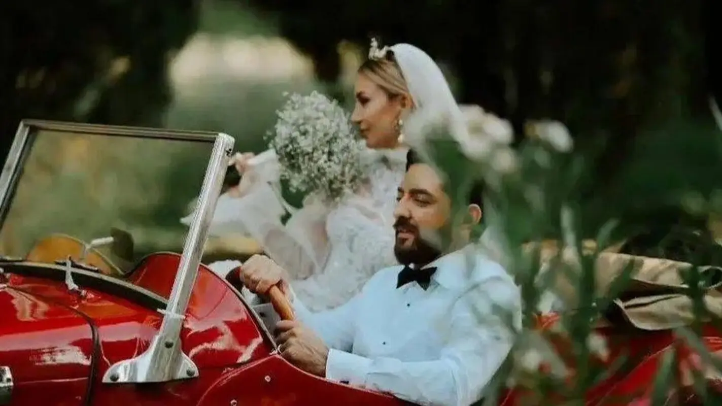 ماشین‌عروس‌های پرزرق‌وبرق سینمای ایران؛ از BMW بهاره رهنما تا بنز آرام جعفری