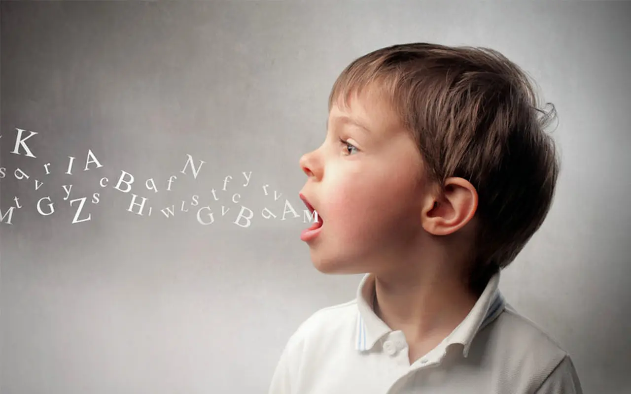 نشانه‌های اختلال گفتاری در کودکان چیست؟/ از ۲ سالگی دقت بیشتر لازم است