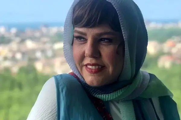 عکس شوکه کننده از افسانه چهره آزاد در دبستان؛ بازگشت به دهه 40