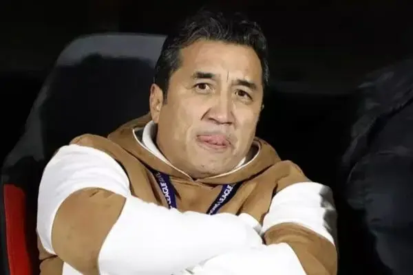 این کیک خاص برای خداداد عزیزی به چه مناسبت است؟ (عکس)