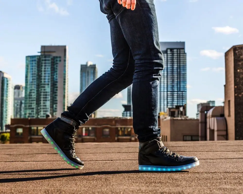 این عادت «عقب‌گرد» کمردرد را تسکین می‌دهد و مغز را تقویت‌ می‌کند