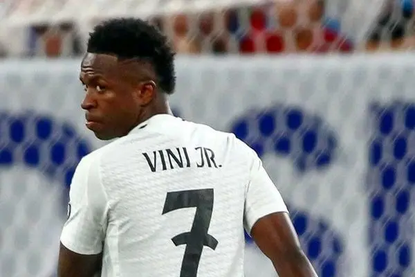 حساب و کتاب ثروت وینیسیوس جونیور / کار از پول پارو کردن گذشت