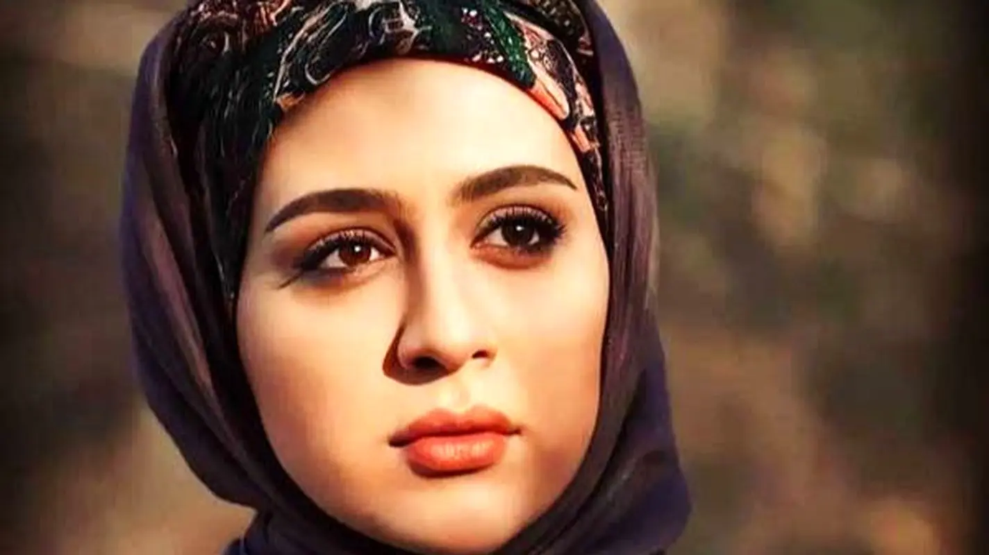 چهره متفاوت میترا رفیع در کودکی؛ سفری به سال 1379