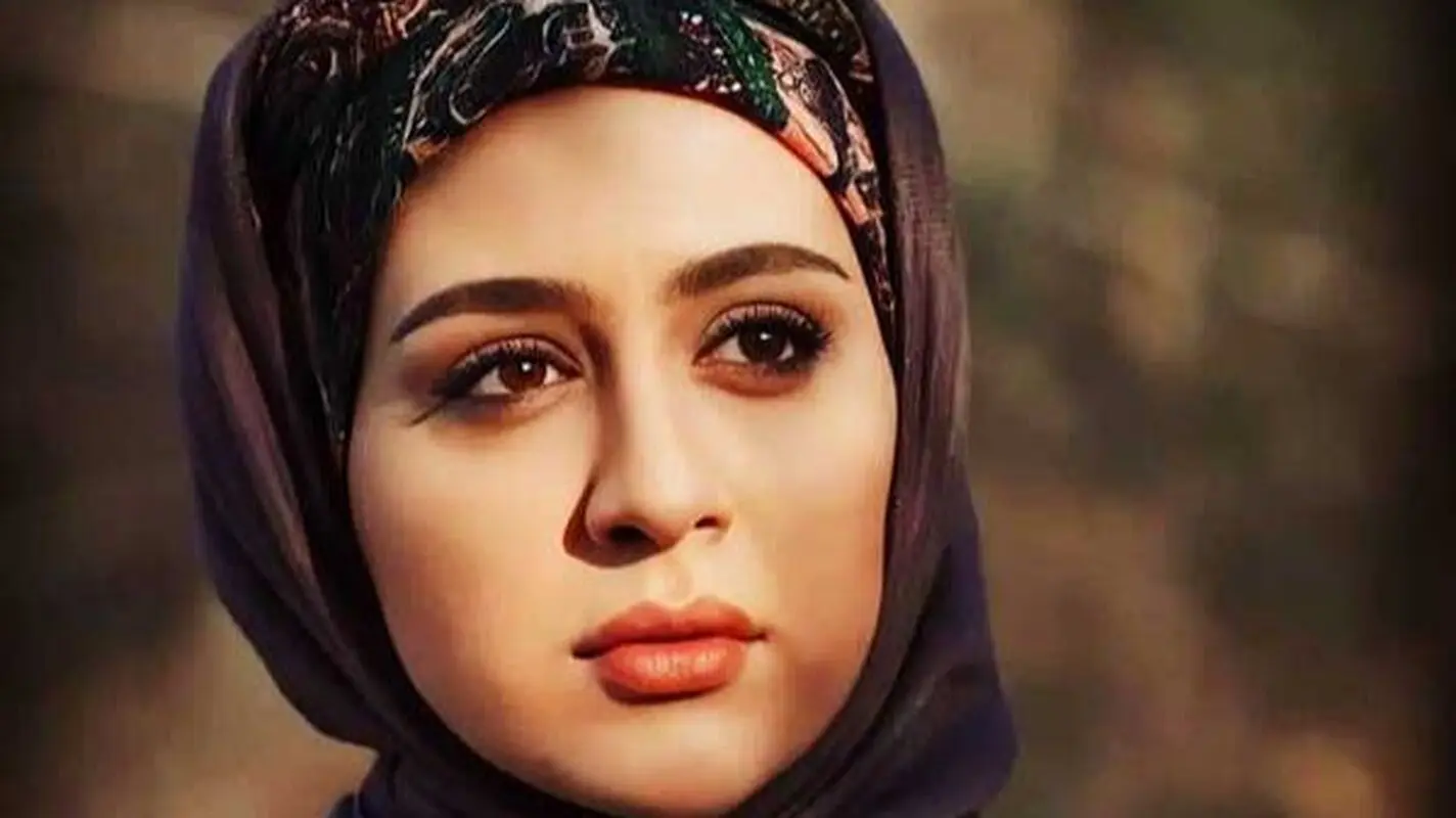 چهره متفاوت میترا رفیع در کودکی؛ سفری به سال 1379